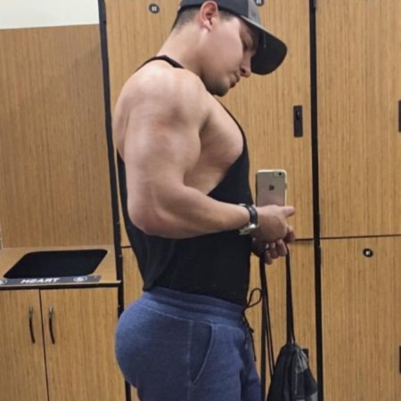 Meet your Posher, Gio - Picture 10 of 15